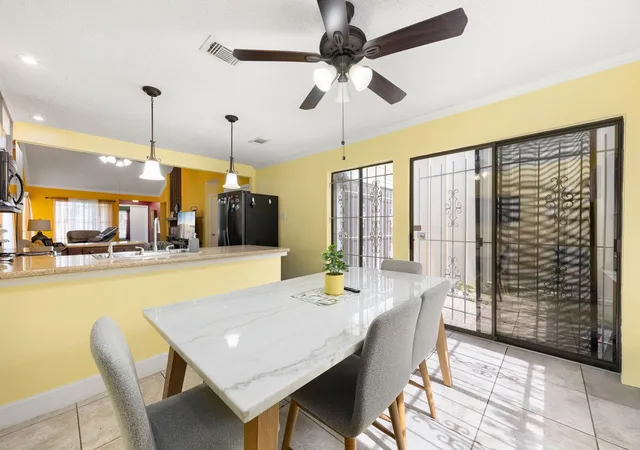 5th image of 12021 Bob White Dr, Houston, TX 77035 | MLS# 79173755