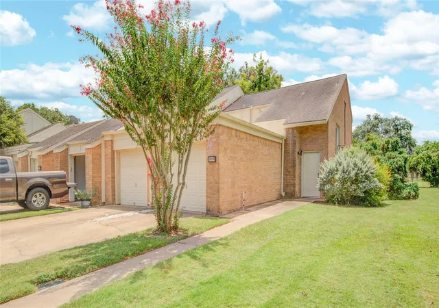 Photo 1 of Single family home for sale at 1826 Veranda Dr, West Columbia, TX 77486 | MLS# 10553622 | Listing updated on 2026-08-28