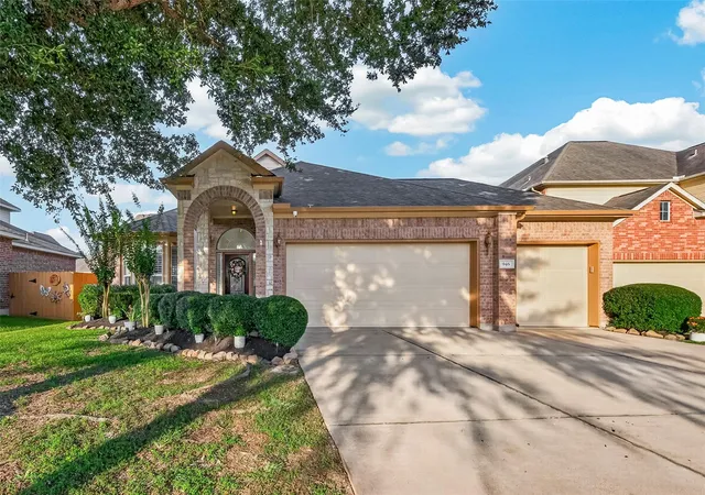 Homes for sale in League City, TX | 946 Maresca Ln, League City, TX 77573 | MLS# 36747632