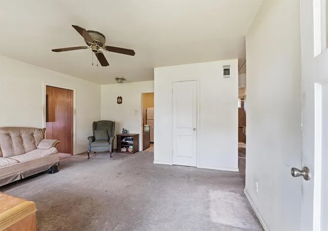 3rd image of 717 Bolling Ln, Houston, TX 77076 | MLS# 24585782