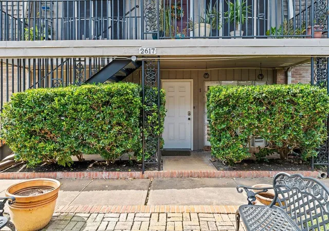 11th image of 2617 Marilee Lane #1, Houston, TX 77057 | MLS# 14520421