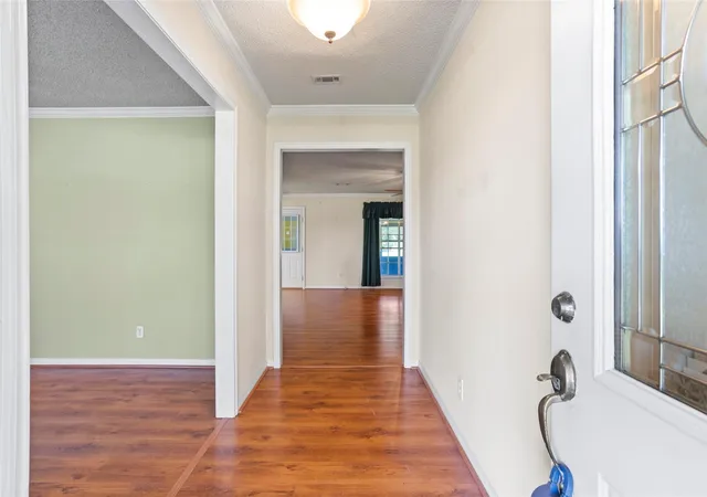 3rd image of 5521 Lanis St, Dickinson, TX 77539 | MLS# 86545448