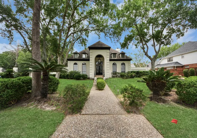 2nd image of 8302 Candlegreen Ln, Houston, TX 77071 | MLS# 88755097