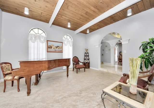 5th image of 8302 Candlegreen Ln, Houston, TX 77071 | MLS# 88755097