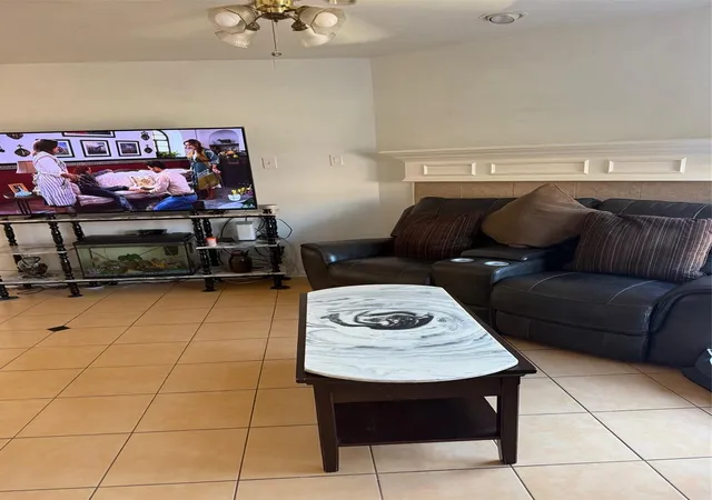 Photo 4 of Single family home for sale at 3818 Wimberley Holw Ln, Houston, TX 77053 | MLS# 10304793 | Listing updated on 2026-09-16