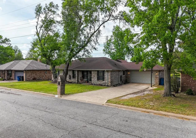 Homes for sale in Mineola, TX | 210 Pat Dr, Mineola, TX 75773 | MLS# 56665777