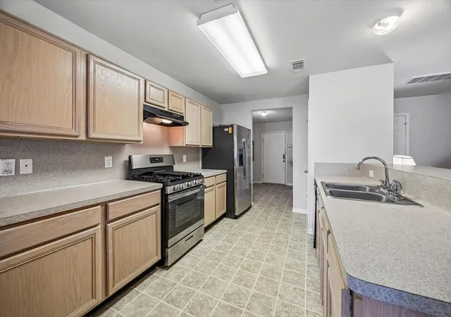 Photo 4 of Townhouse for sale at 5123 Redemption Cir, Houston, TX 77018 | MLS# 6432784 | Listing updated on 2026-08-23