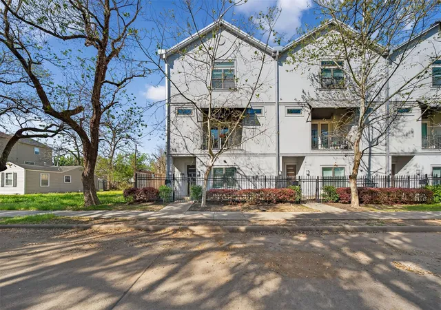 Homes for sale in Houston, TX | 3347 Kilgore St, Houston, TX 77021 | MLS# 19119996
