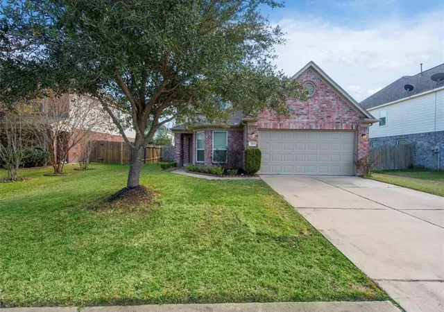 Homes for sale in Rosenberg, TX | 2103 Feather Hill Dr, Rosenberg, TX 77471 | MLS# 60056495