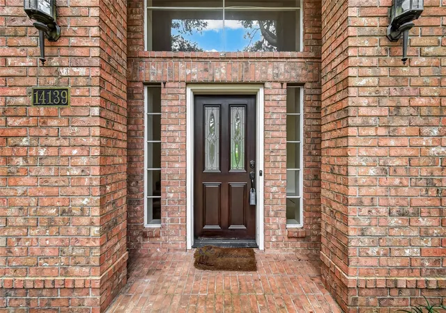 Photo 3 of Sale Pending at 14139 Swallowfield Dr, Houston, TX 77077 | MLS# 12427973 | Listing updated on 2026-09-21