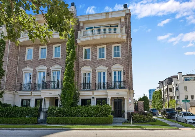 Photo 1 of Sale Pending at 1903 Revere St, Houston, TX 77019 | MLS# 26493739 | Listing updated on 2026-09-13