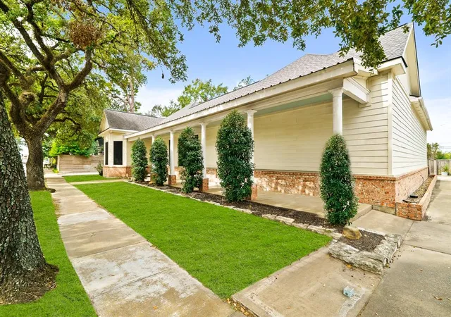 2nd image of 800 Jackson St, Richmond, TX 77469 | MLS# 11744948