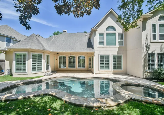 3rd image of 19 Clear Springs Ct, Sugar Land, TX 77479 | MLS# 55658959