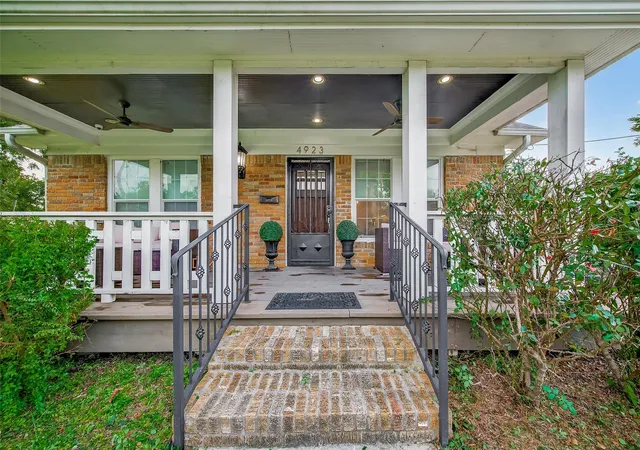 2nd image of 4923 Wayne St, Houston, TX 77026 | MLS# 78581334
