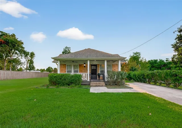 3rd image of 4923 Wayne St, Houston, TX 77026 | MLS# 78581334