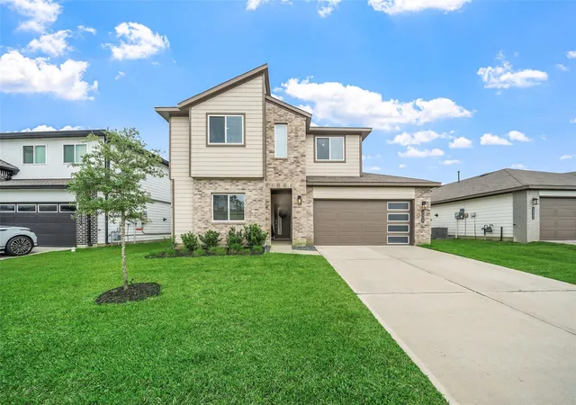 Photo 2 of Single family home for sale at 12268 Council Grv Dr, Conroe, TX 77384 | MLS# 48379340 | Listing updated on 2026-09-03