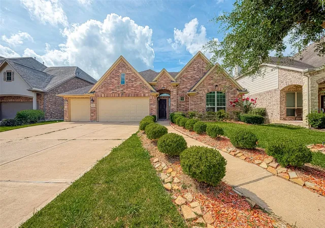 1st image of 7122 Fall Creek Ln, Missouri City, TX 77459 | MLS# 16593478