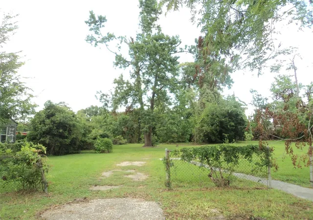 Photo 1 of Land for sale at 6729 Kittridge St, Houston, TX 77028 | MLS# 37531820 | Listing updated on 2026-08-24