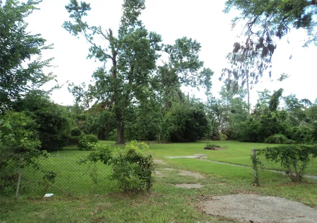 Photo 2 of Land for sale at 6729 Kittridge St, Houston, TX 77028 | MLS# 37531820 | Listing updated on 2026-08-24