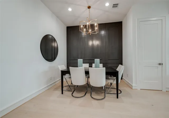 Photo 4 of Single family home for sale at 1012 E 26th Street, Houston, TX 77009 | MLS# 54722254 | Listing updated on 2026-09-11