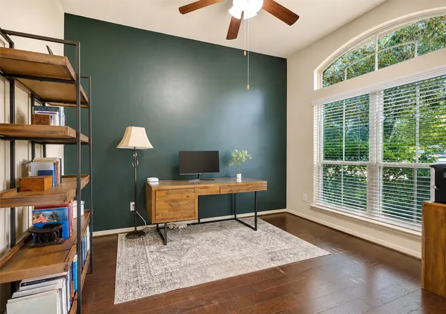 Photo 3 of Sale Pending at 574 Southampton Ln, League City, TX 77573 | MLS# 80811786 | Listing updated on 2026-09-09