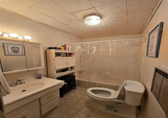 5th image of 212 Water Ridge Dr, Livingston, TX 77351 | MLS# 71856183