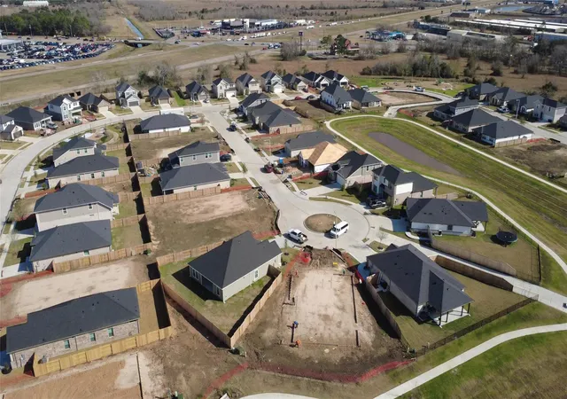 7th image of 207 Rose Laurel Dr, Alvin, TX 77511 | MLS# 52446883