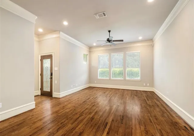 3rd image of 5545 Cornish St, Houston, TX 77007 | MLS# 3442131
