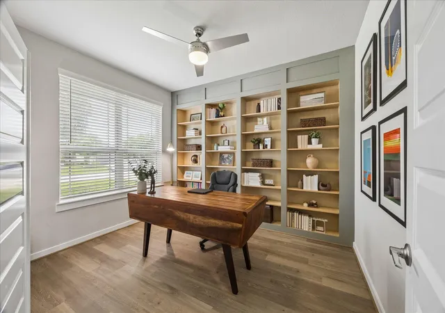 Photo 3 of Single family home for sale at 1520 Harvest Vine Ct, Friendswood, TX 77546 | MLS# 7479256 | Listing updated on 2026-10-10