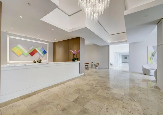 Photo 2 of Condo for sale at 3333 Allen Pkwy #2107, Houston, TX 77019 | MLS# 41613619 | Listing updated on 2026-09-11