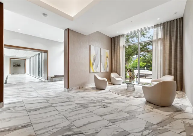 Photo 3 of Condo for sale at 3333 Allen Pkwy #2107, Houston, TX 77019 | MLS# 41613619 | Listing updated on 2026-09-11