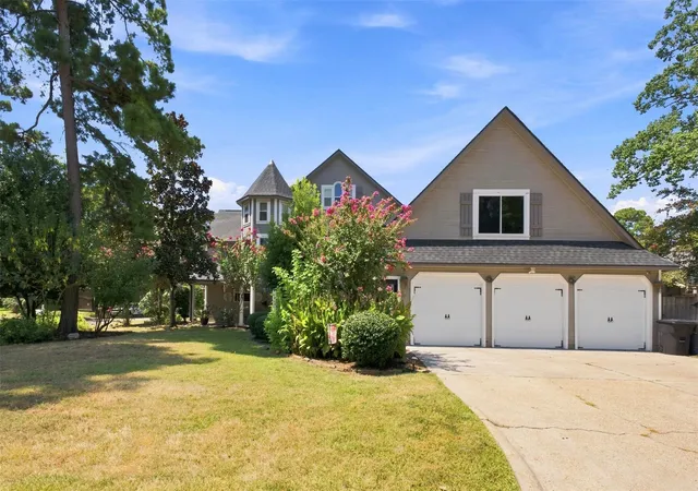 Photo 3 of Single family home for sale at 6802 Coral Ridge Rd, Houston, TX 77069 | MLS# 5698000 | Listing updated on 2026-09-09