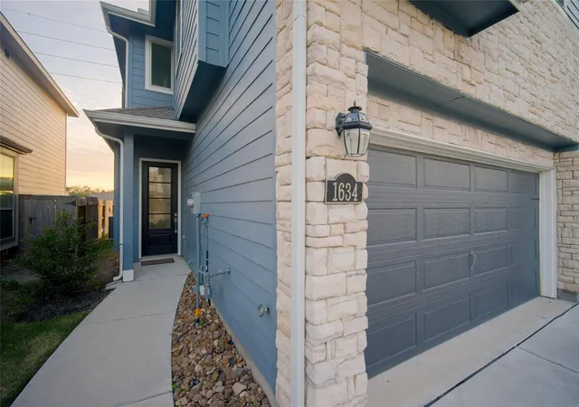2nd image of 1634 Ryon Falls Dr, Richmond, TX 77469 | MLS# 91091287