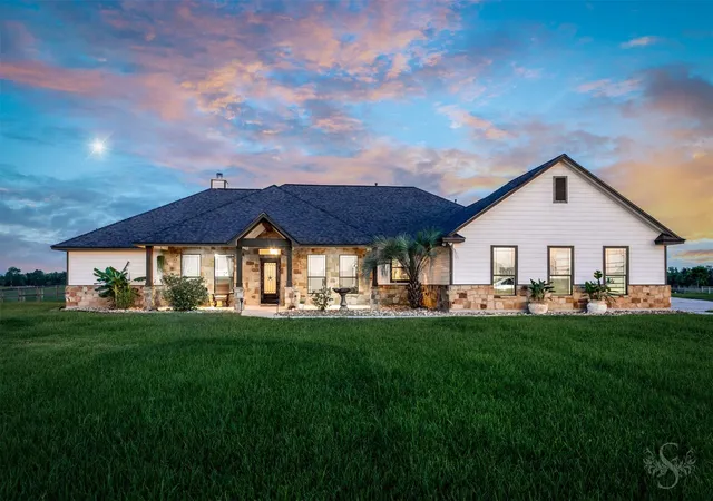 Photo 3 of Sale Pending at 20079 Fm 523, Angleton, TX 77515 | MLS# 54646620 | Listing updated on 2026-09-15