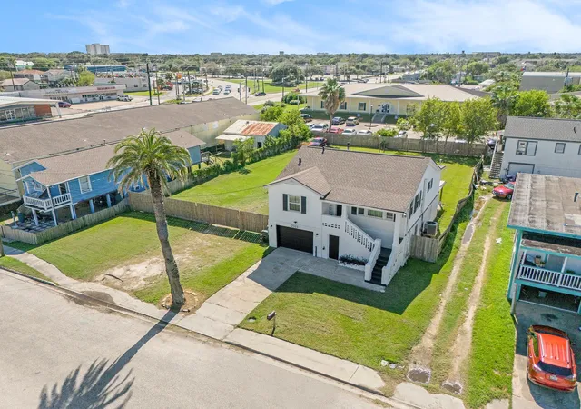 Photo 3 of Single family home for sale at 2315 67th Street, Galveston, TX 77551 | MLS# 76798630 | Listing updated on 2026-05-07
