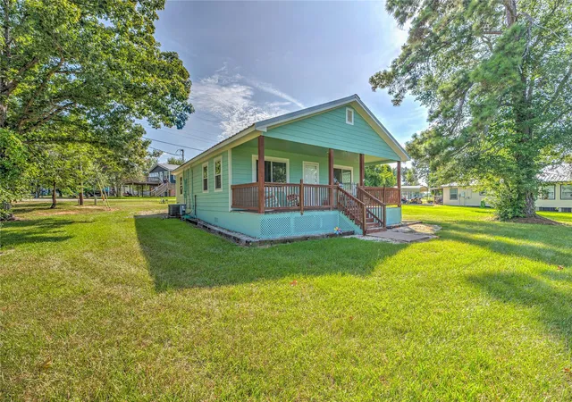 2nd image of 219 Lakeshore N, Onalaska, TX 77360 | MLS# 90760234