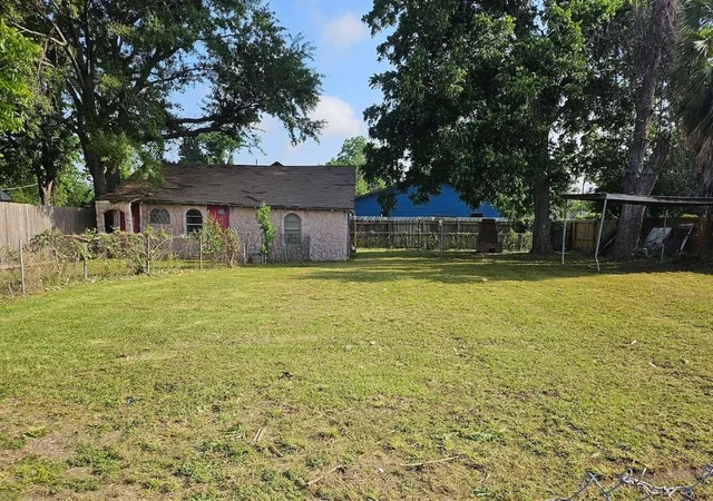 Photo 1 of Land for sale at 1507 E 32nd 1/2 St, Houston, TX 77022 | MLS# 54538712 | Listing updated on 2026-08-21
