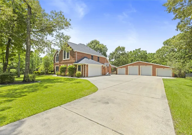 2nd image of 203 Mapleleaf St, Magnolia, TX 77354 | MLS# 63591992