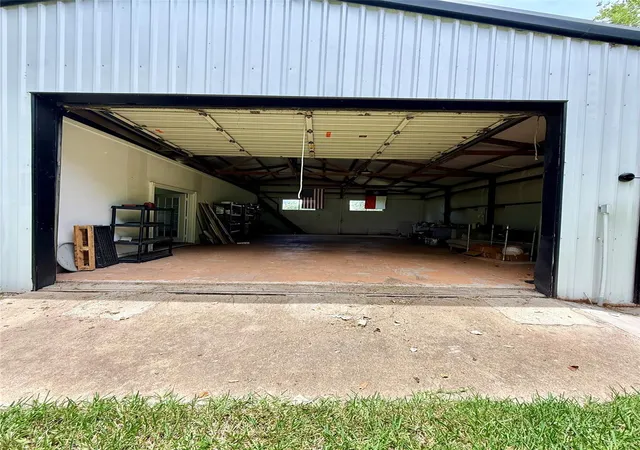 26th image of 13518 E Brazos Bend Dr, Needville, TX 77461 | MLS# 97925125