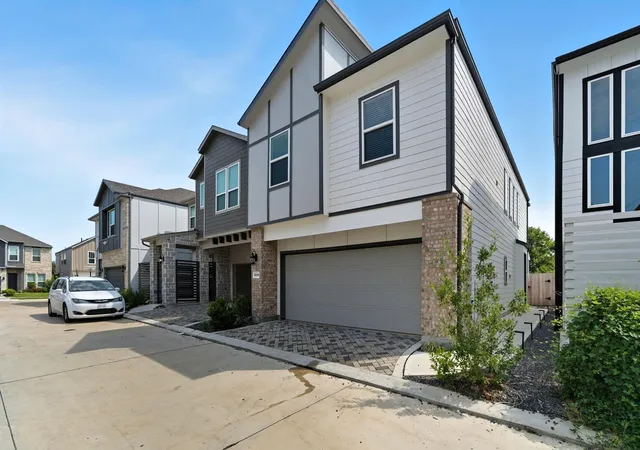 Photo 1 of Single family home for sale at 3009 Skyrock Dr, Houston, TX 77063 | MLS# 87965288 | Listing updated on 2026-08-13