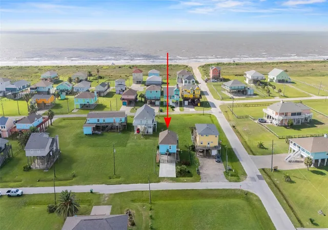 Homes for sale in Crystal Beach, TX | 110 S Verdia Dr, Crystal Beach, TX 77650 | MLS# 64715221