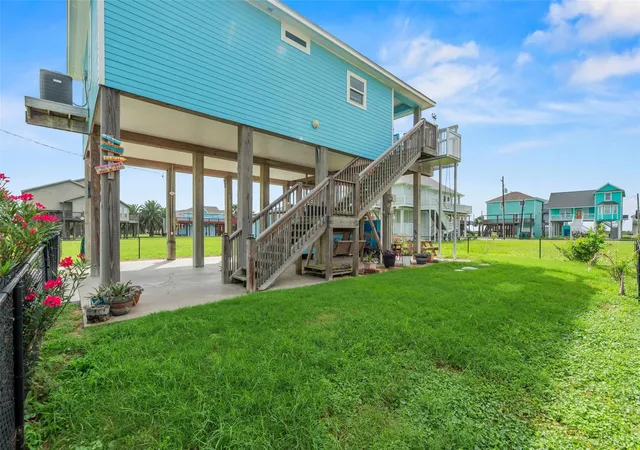 Homes for sale in Crystal Beach, TX | 110 S Verdia Dr, Crystal Beach, TX 77650 | MLS# 64715221