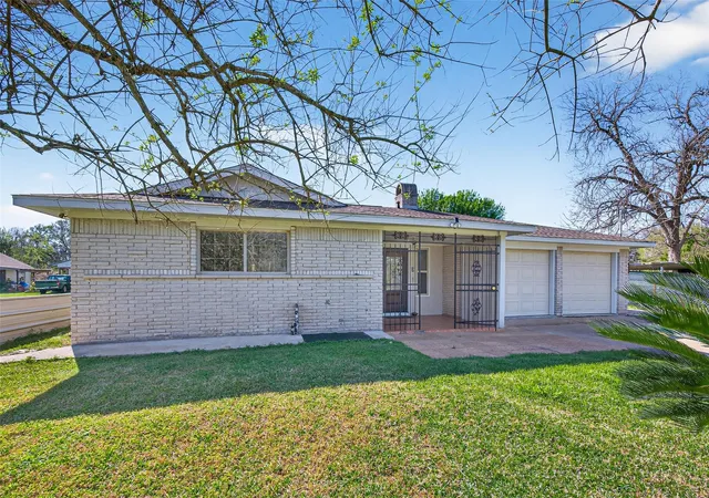 2nd image of 13902 Ambrose St, Houston, TX 77045 | MLS# 7820397