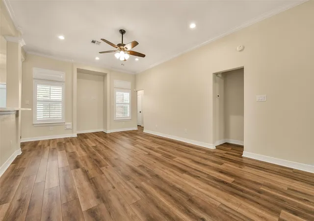 5th image of 206 Clearview Ave #B, Friendswood, TX 77546 | MLS# 34881386