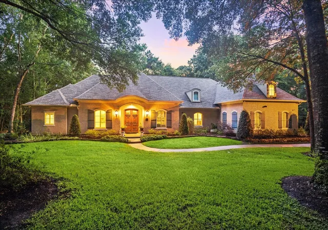 Photo 3 of Sale Pending at 37519 Edgewater Dr, Pinehurst, TX 77362 | MLS# 34915331 | Listing updated on 2026-10-07