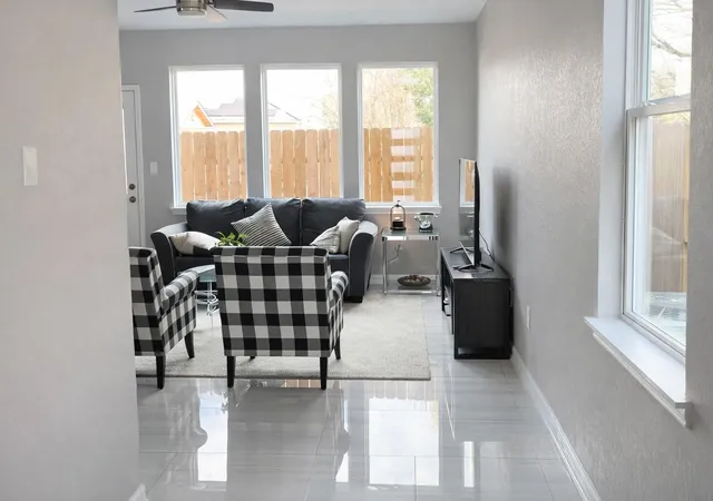 4th image of 9311 Noel St, Houston, TX 77033 | MLS# 25383079