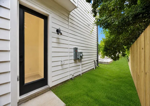 Photo 4 of Single family home for sale at 1032 Marcolin St, Houston, TX 77088 | MLS# 3985095 | Listing updated on 2026-07-10