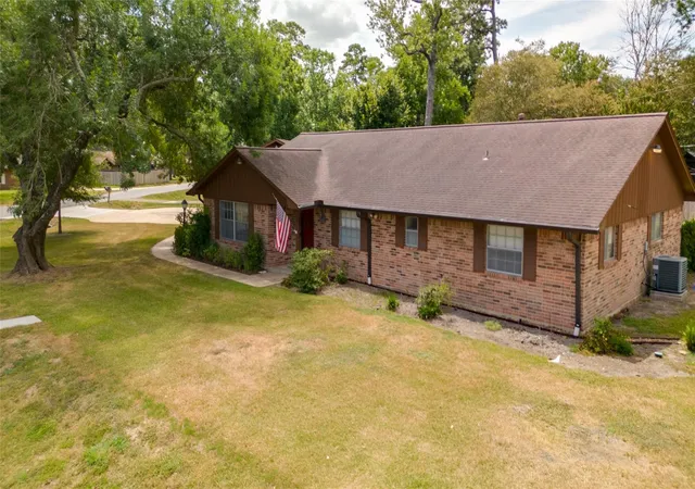 Photo 3 of Sale Pending at 5821 Russell Ln, Baytown, TX 77521 | MLS# 43421951 | Listing updated on 2026-09-06