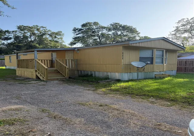 2nd image of 113 Rice St, Cleveland, TX 77327 | MLS# 67395236