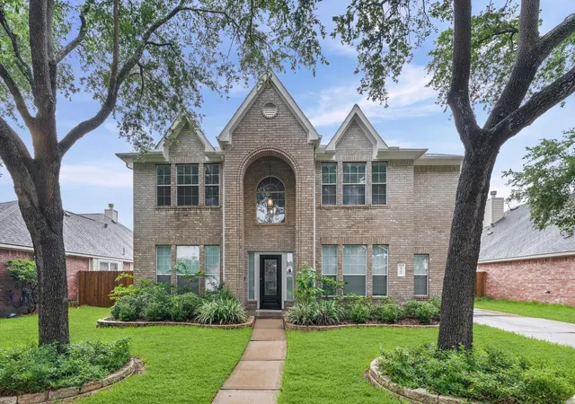 Photo 1 of Single family home for sale at 10201 Forest Spring Ln, Pearland, TX 77584 | MLS# 76906034 | Listing updated on 2026-09-08